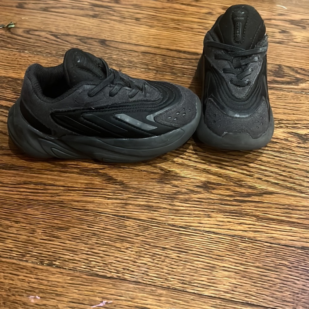 Addidas ozelia - Picture 2 of 2